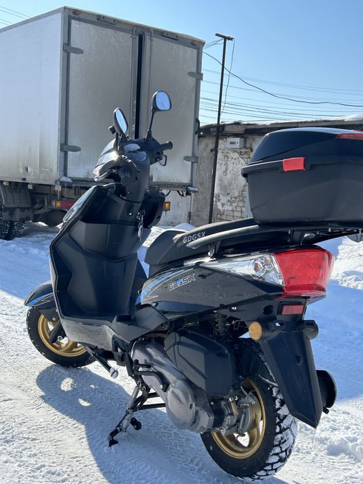 новый мопед м8.