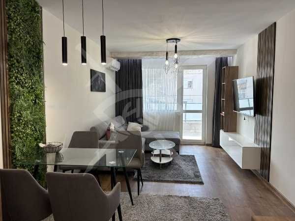 Дава се под наем Двустаен апартамент в Асеновград - 78 кв.м за 448.8 € - Снимка #1