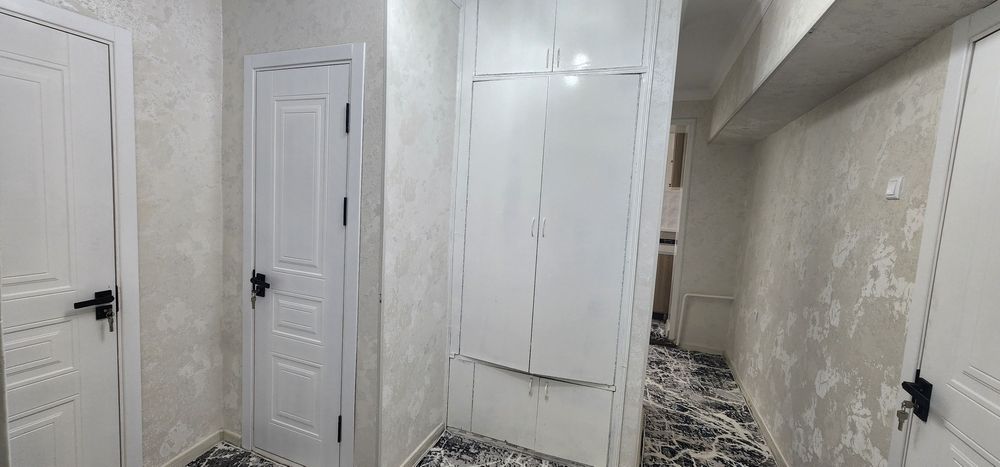 Юнусобод 4кв напротив Универсам 2комнатная кирпич 2*6 балкон ремонт