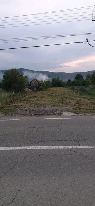Teren de vânzare în comuna Băiculesti, strada principala