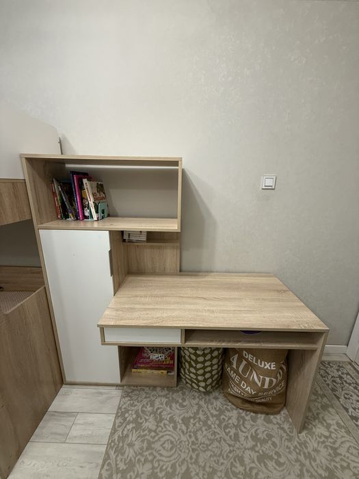 Продам стол для школьника