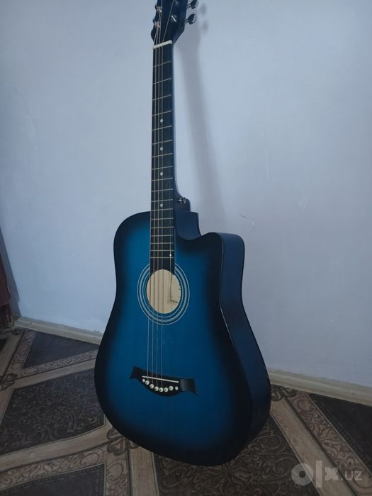 Gitara sotiladi srochno