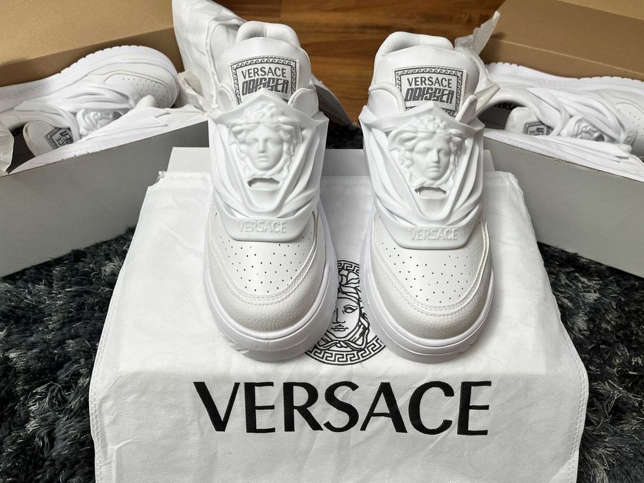 >- TOATE MĂRIMILE DISPONIBILE IMEDIAT -< Sneakers high top - adidași bărbați Versace Odissea White trend vara 2026