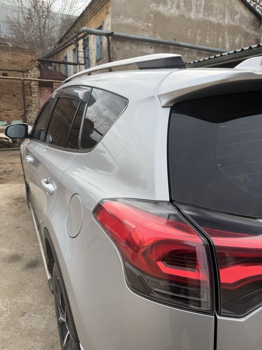 Автомобиль отличном состаяние!