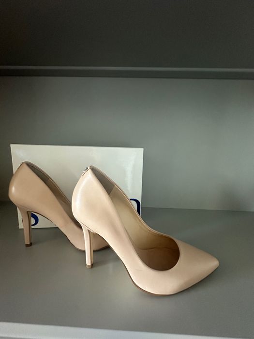 Дамски обувки Guess