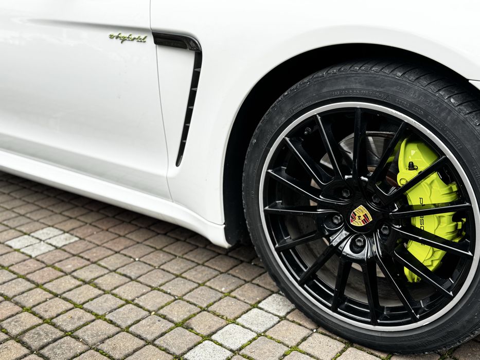 Porsche Panamera S E-Hybrid GTS Facelift