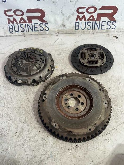 Dezmembrari Kit ambreiaj DACIA LOGAN 0.9 tce cod piesa 302056252r