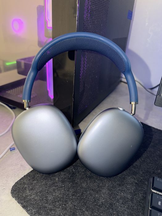 Продаю Airpods Max