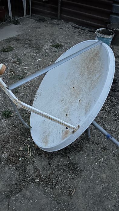 Тарелка спутниковая