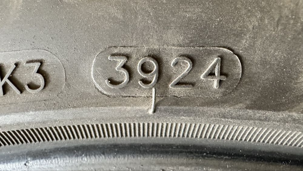 продаётся зимние шины 245/50 R20