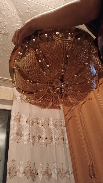 Продам люстру с любовью и от доброго сердца.