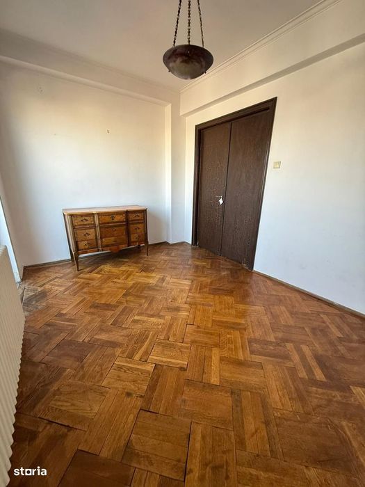 3 Camere Piata Universitatii