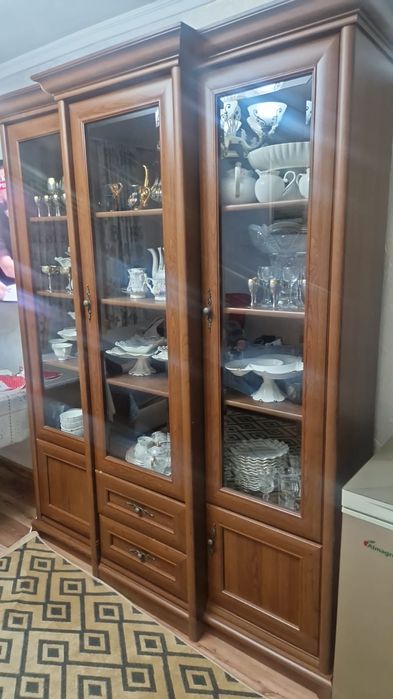 Продам шкафы 2 цена 60 000 за 2 шкафа