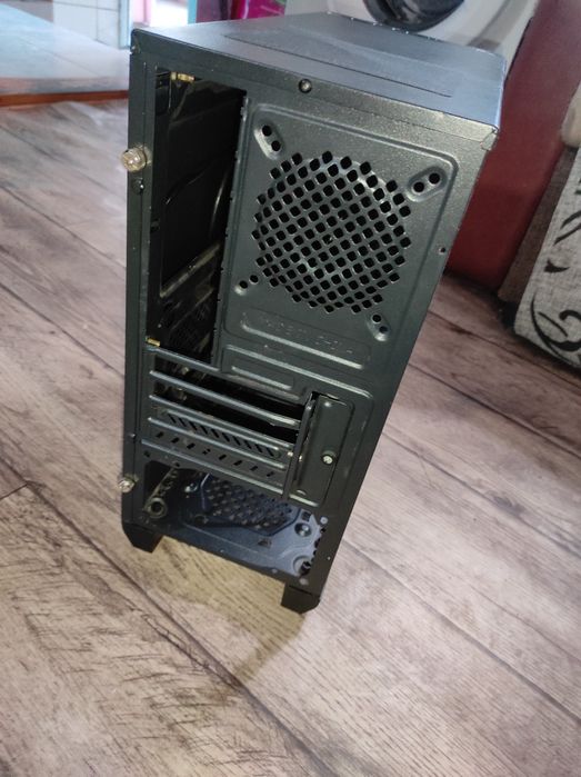 Корпус AeroCool Cylon Mini (б/у) и кулер DarkFlash ICE200 PRO