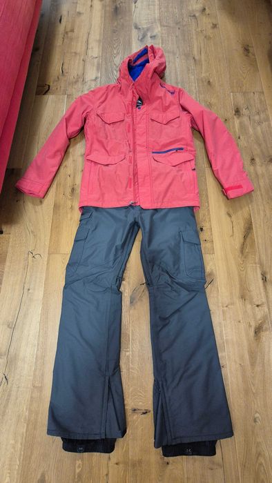 Geaca si pantaloni snowboard Burton
