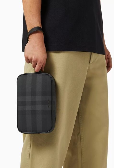 Чанта Burberry Muswell Check-print Zip Pouch in Faux Leather