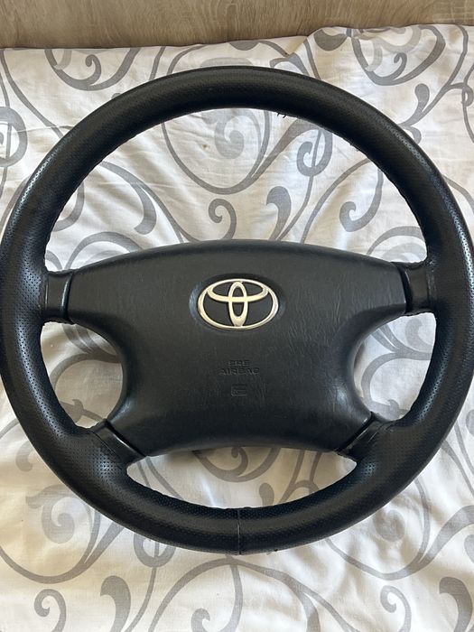 Руль и зеркала Тайота Ипсум