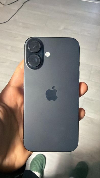 Vand iphone 16 128 gb Ca nou