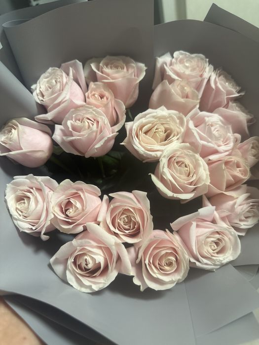 Букет свежих роз