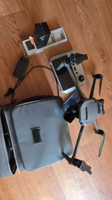 Квадрокоптер DJI Mavic 3 Classic