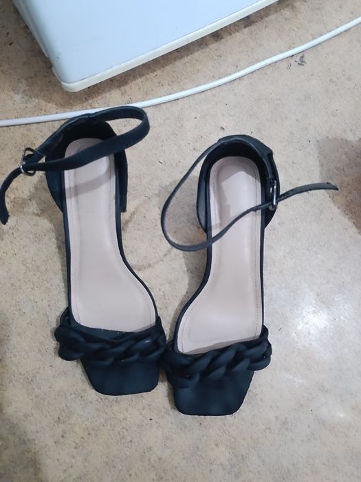 Продам за 1000тг. Размеры 37 - 38