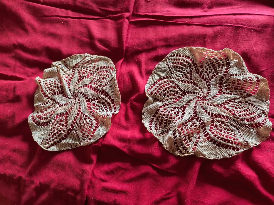 Продавам плетени на една кука покривки