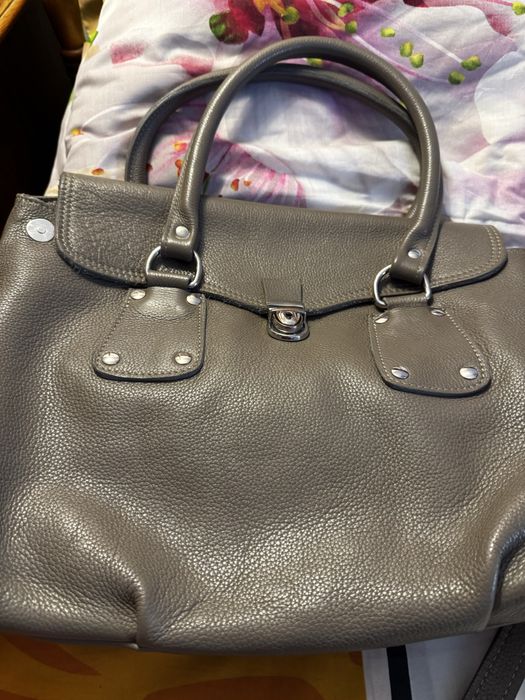 Vand geanta piele naturala noua