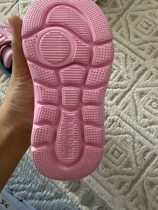 Кроссовки для девочки Skechers