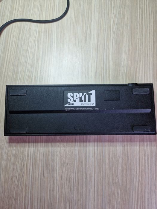 Tastatura QwertyKey H61 Split Neagra Hotswap RGB Tastatura Mecanica Gaming