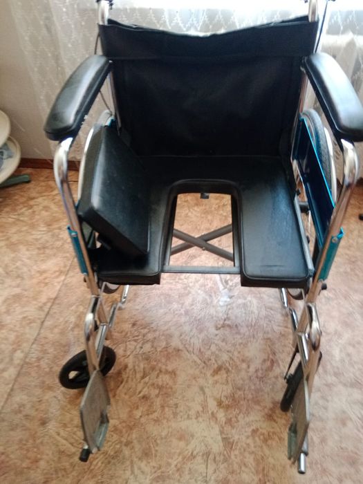 Продам инвалидное кресло