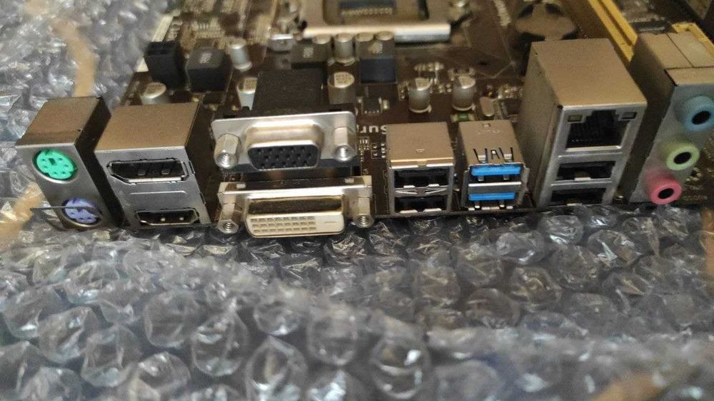 Материнская плата ASUS B85M-E