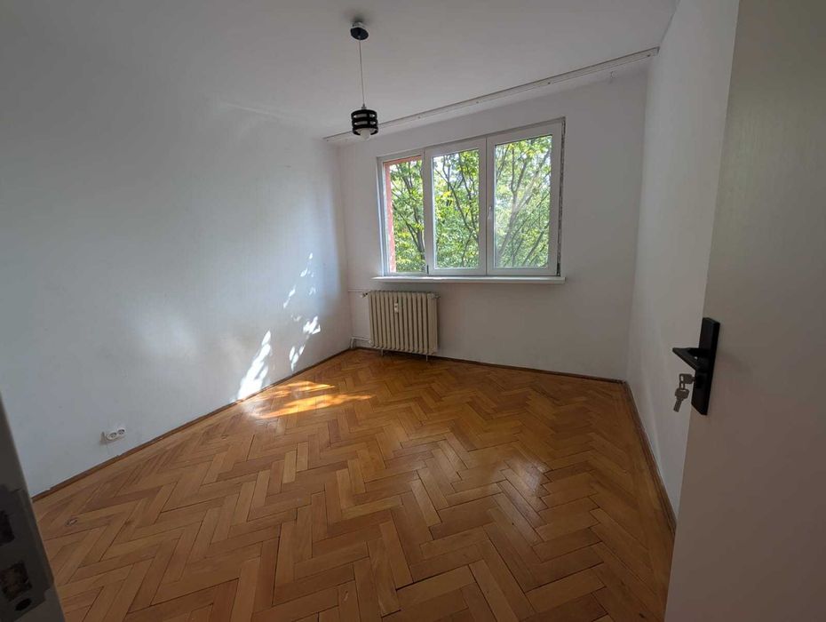 Vand apartament 4 camere 80 mp