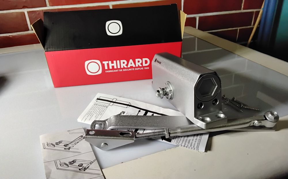 Френски автомат за врата THIRARD  до 60кг.  НОВ