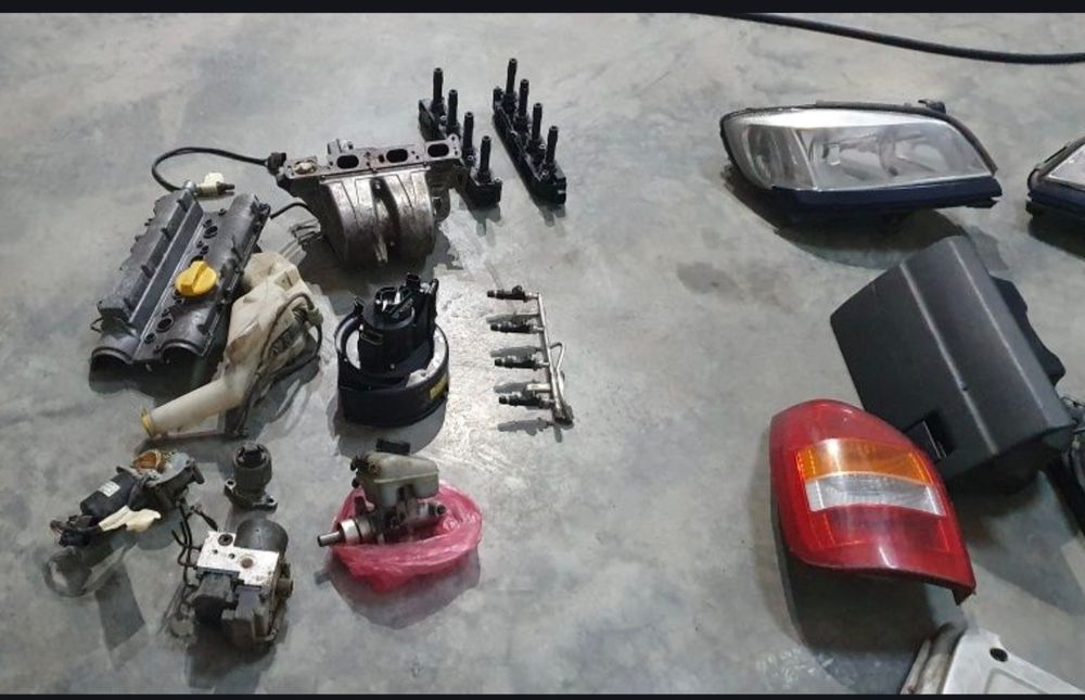 Piese Opel Zafira A : far, stop, ventilator...