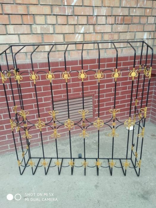 Металлические решетки и двери