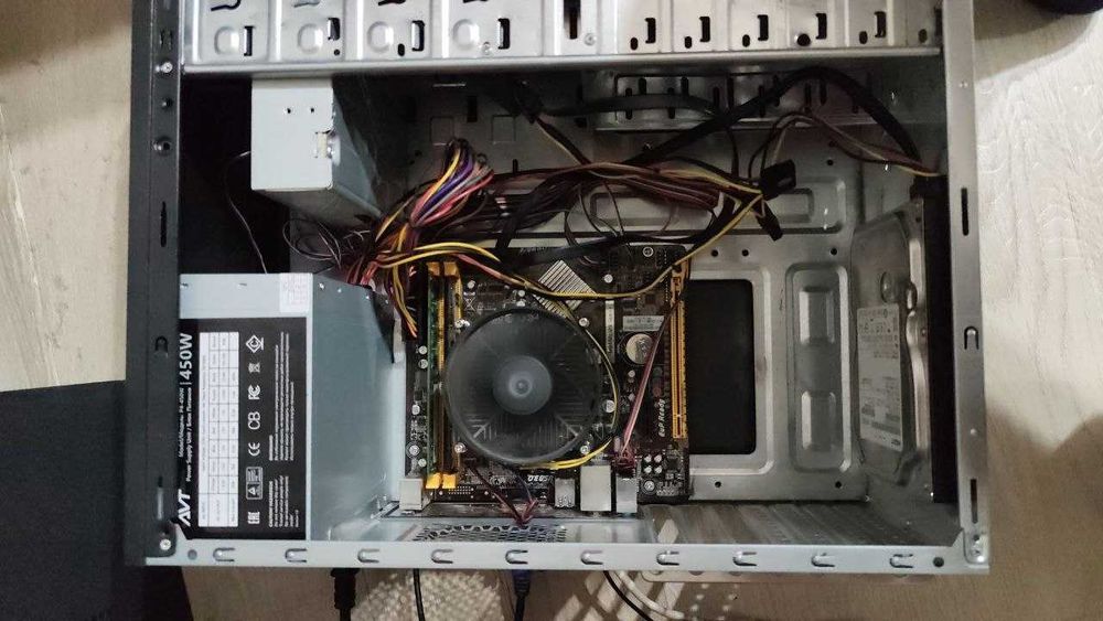 продается i5-4460/H81, RAM 6 ГБ DDR III, SSD 120 ГБ. HDD 500Gb