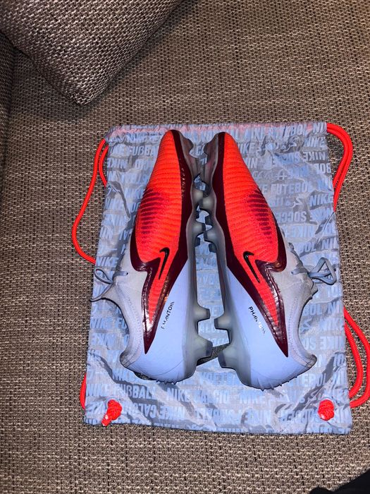 Футболни обувки: Nike Phantom