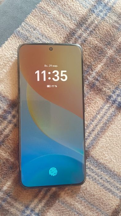 Продам телефон Память 256