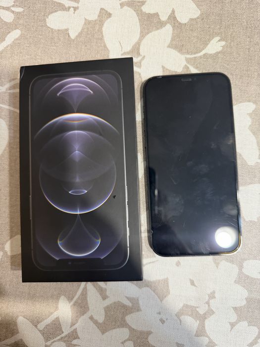iPhone 12 pro, в хорошем состоянии