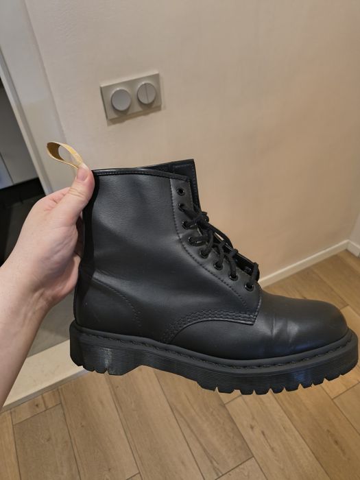 Оригинални Dr Martens от изкуствена кожа 43
