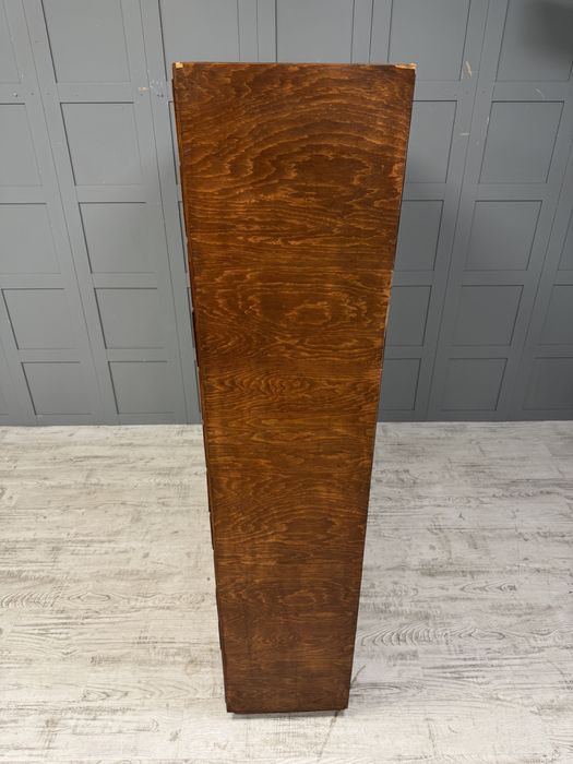 Български аптекарски шкаф от 60-те Т041