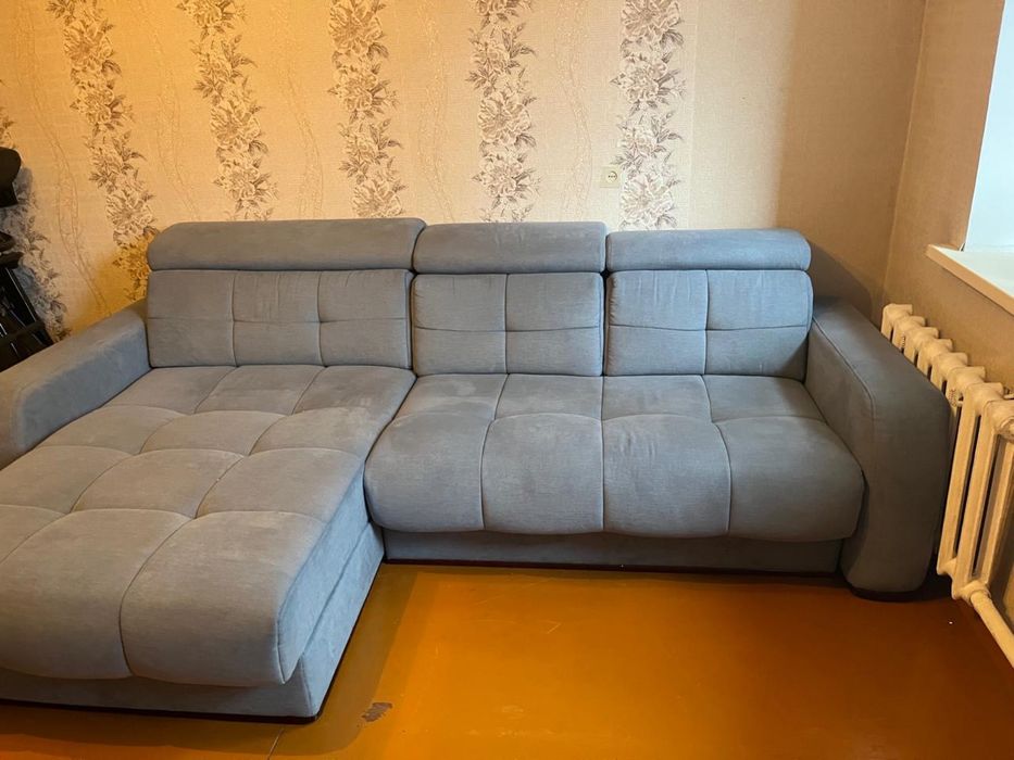 Продам диван угловой в отличном состоянии