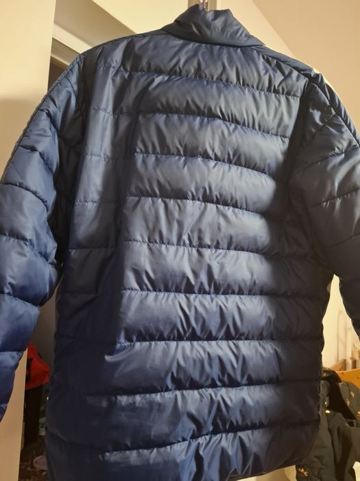 Vând 2 geci adidas una neagră și una albastră   preț pe bc