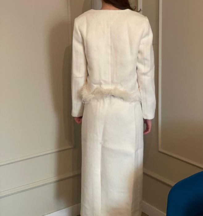 Продам ьелый костюм