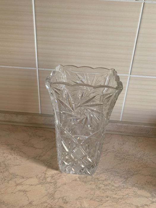 Хрустальная ваза для цветов