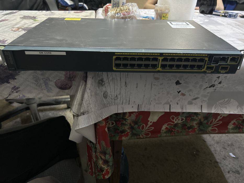 Vând SW.CORE WS-C2960S-24TD—L V05