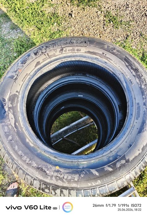 Продам шины R17 225/65