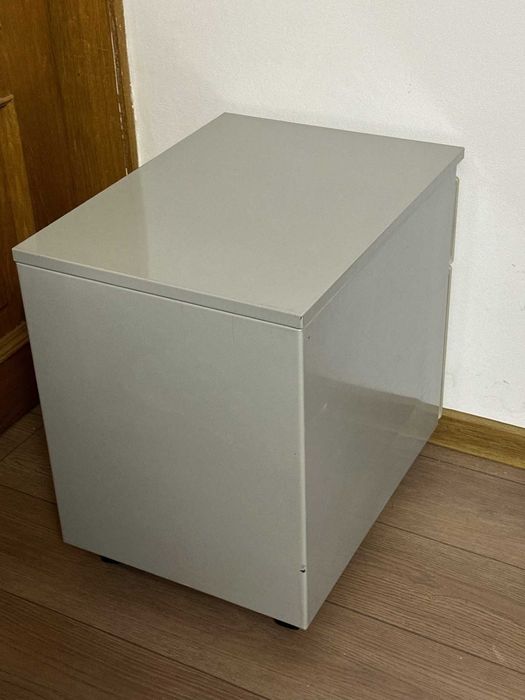 dulap mobil cu roti Steelcase tip rollbox birou balcon garaj depozitare diverse metal metalic integral 2 sertare 1 sertar biblioraft alta destinatie
