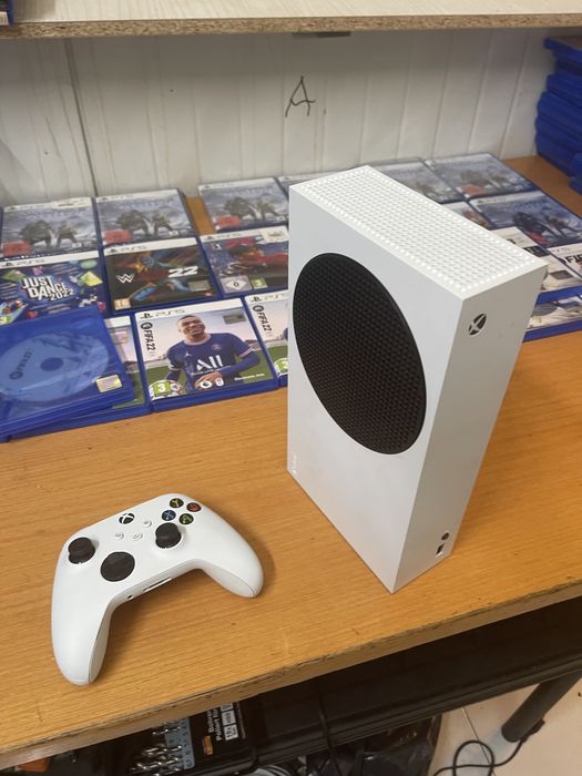 XBox series S impecabil accept schimb cu ps 4 slim sau pro