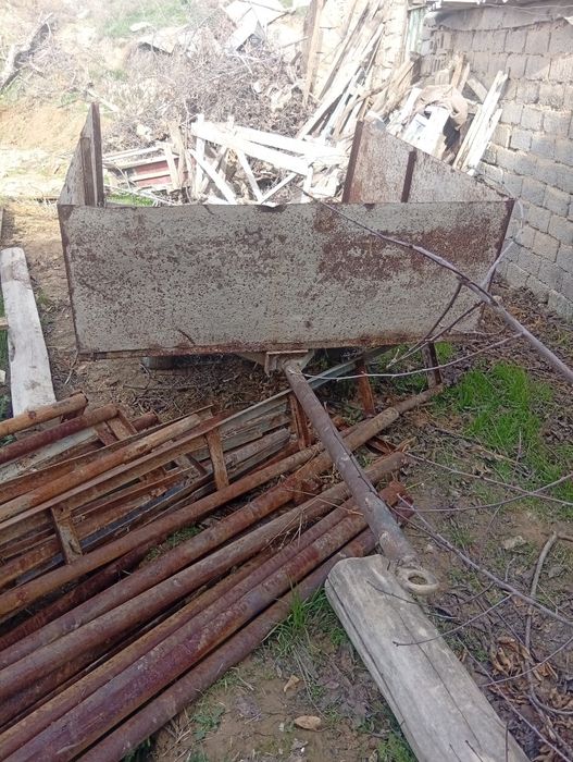 Прицеп  права сотилади